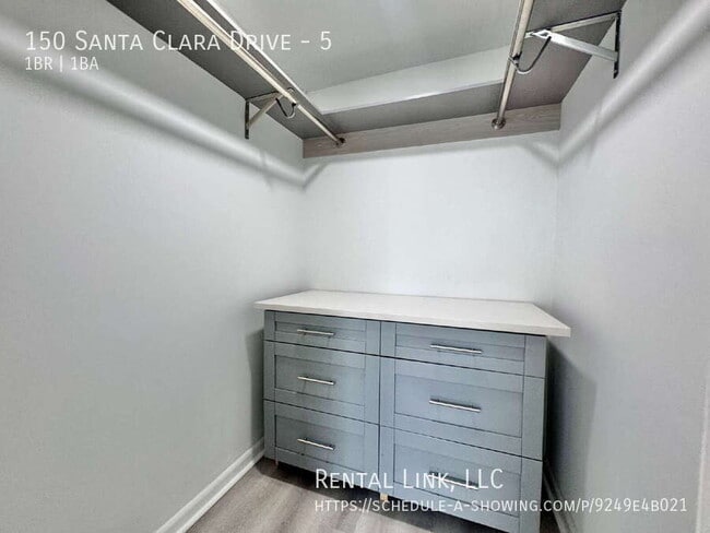 Building Photo - 150 Santa Clara Dr