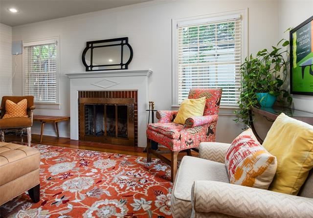 Building Photo - 5122 W Amherst Ave