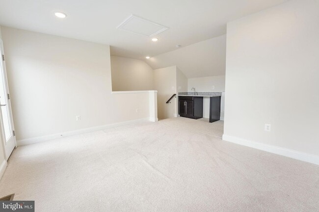 Building Photo - 2056 Alder Ln