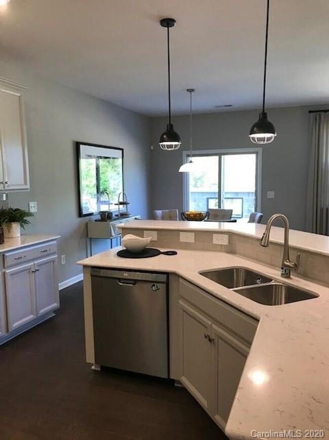 Building Photo - Coming Soon! 5BR/4.5BA | Newly Renovated Single Family Home | In Cortona!