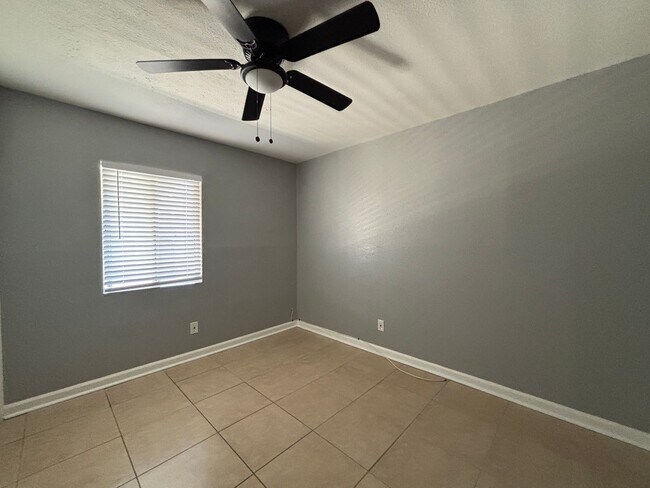 Building Photo - 44303 Beech Ave