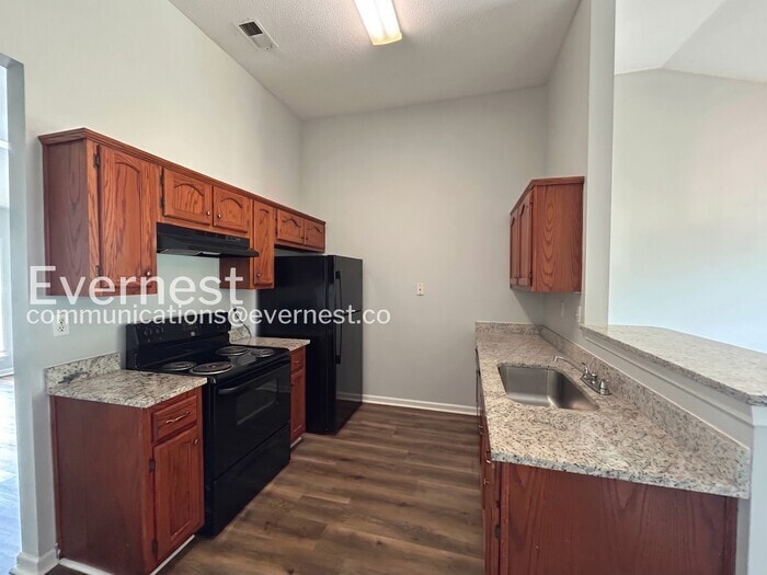 Building Photo - 9136 Kaitlyn Dr S