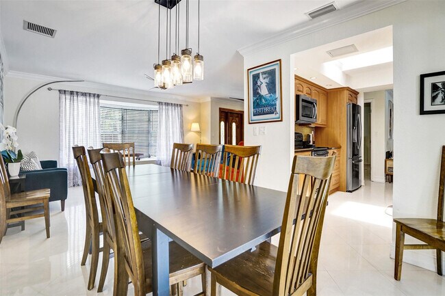 Building Photo - 2051 Coral Reef Dr