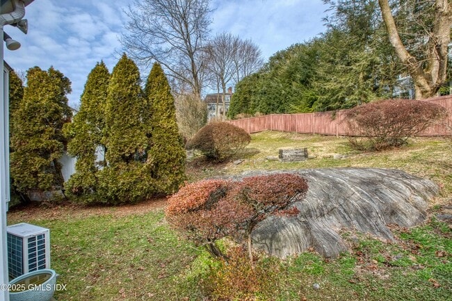 Building Photo - 3 Idlewild Manor