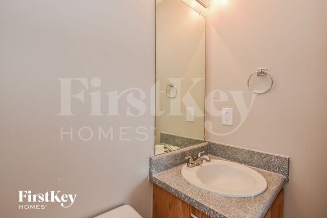 Building Photo - 3615 Longfield Dr