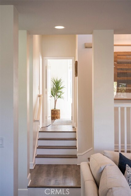 Building Photo - 214 Avenida Montalvo