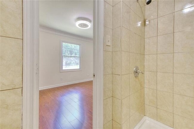 Building Photo - 3946 Green Oak Dr