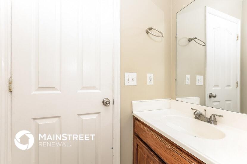 Building Photo - 631 Blake Moore Dr