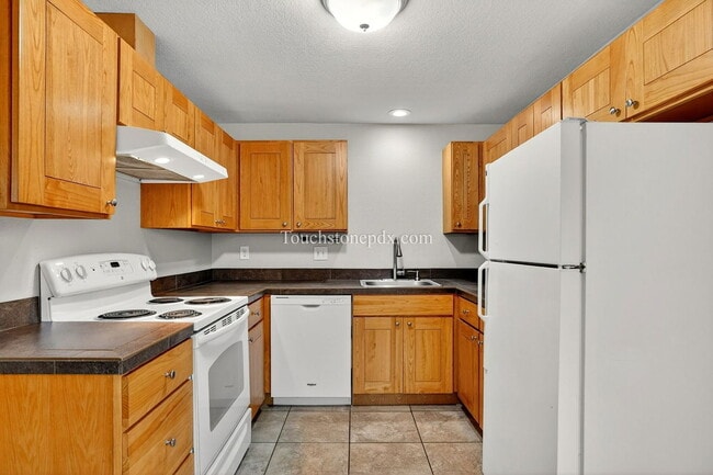 Primary Photo - 1920 S Alpine St