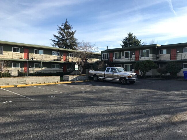 Building Photo - GREAT ground FLOOR pet FRIENDLY  apartment HOME in MT TABOR!