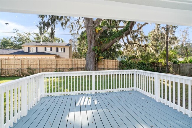 Building Photo - 516 Baxter St