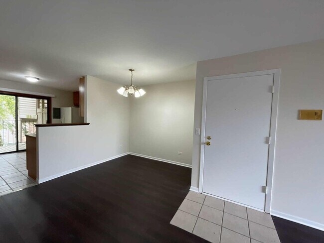 Building Photo - 202 S Waters Edge Dr