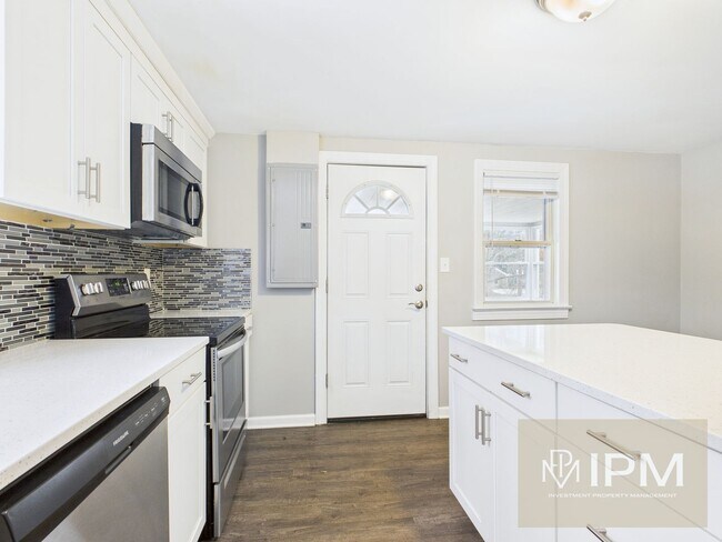 Building Photo - Spacious 3 Bedroom, 1 Bath Home in Central Dauphin Schools!