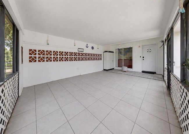 Building Photo - 4933 Victoria Dr