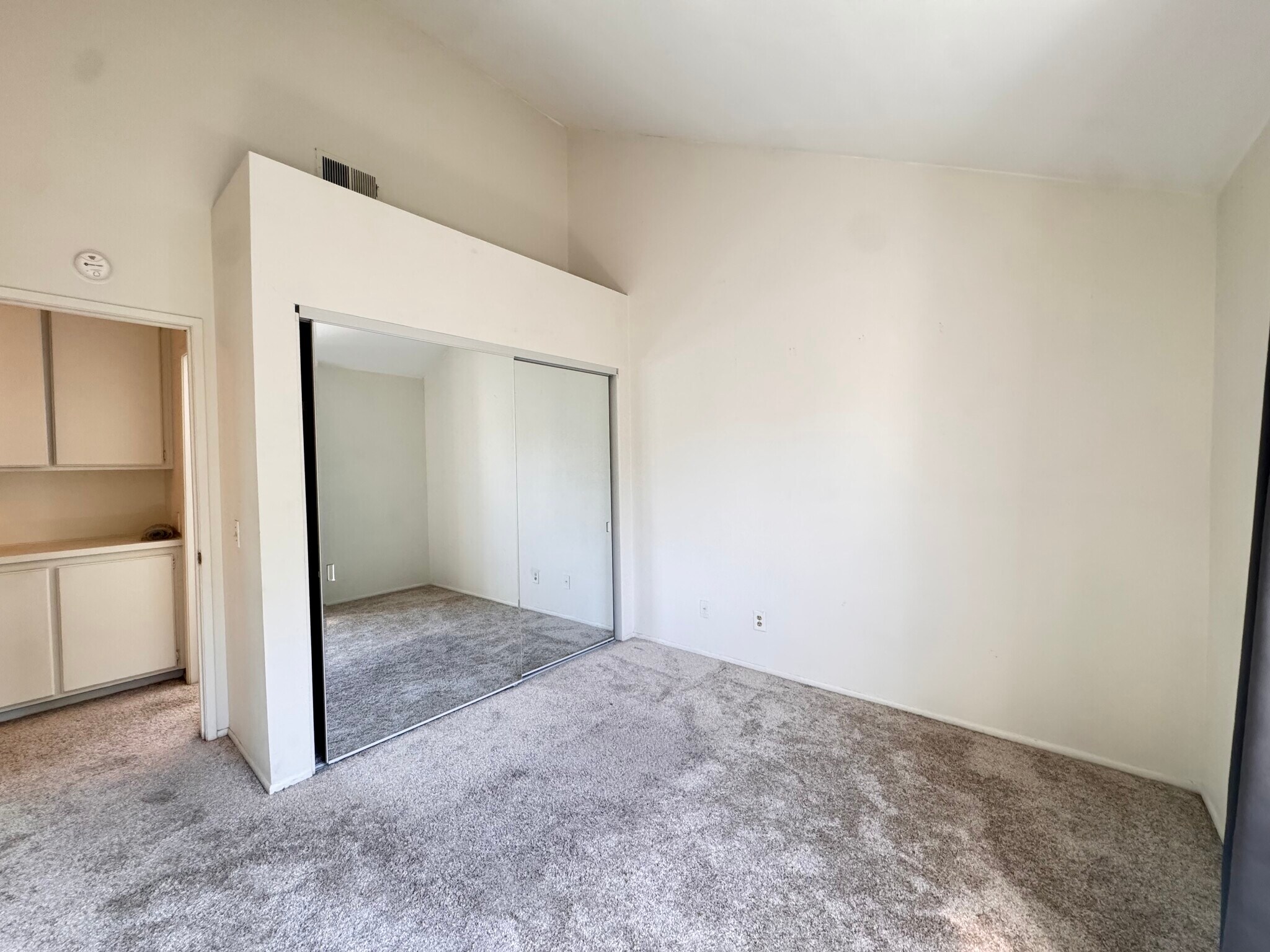 Building Photo - 22123 Figueroa St