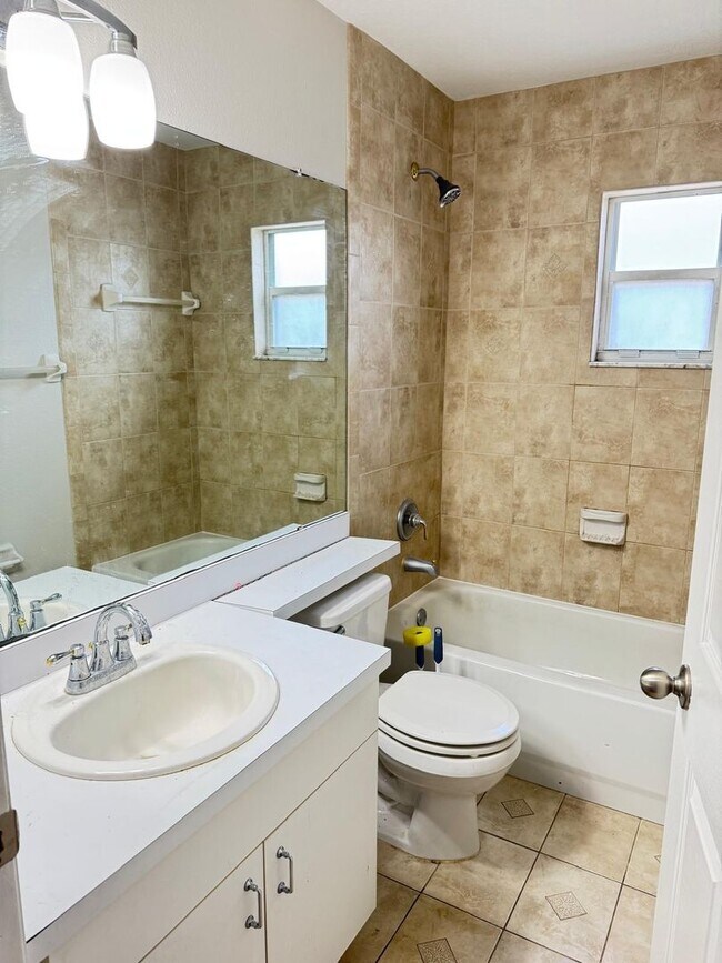 Building Photo - Glenridge 3/2 Home Located in Lakeland
