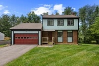 Building Photo - 3 or 4 Bed/ 3 1/2 bath