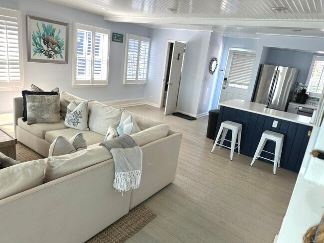 Building Photo - 2149 Fairfield Beach Rd