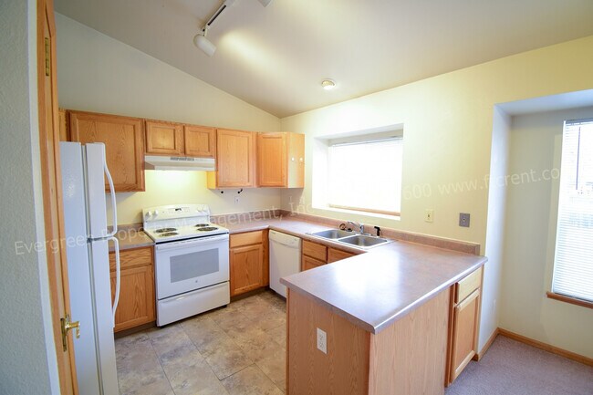 Building Photo - 648 Brewer Dr