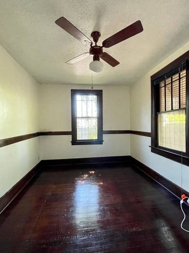 Building Photo - Melrose Heights