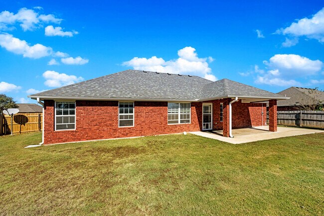 Building Photo - 1202 Hershel Dr