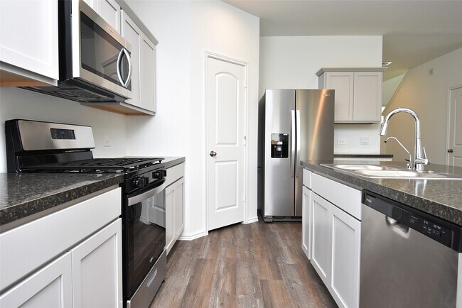 Building Photo - 24311 Saddlestone Green Dr