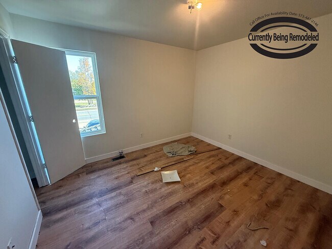 Building Photo - 1703 Hanover Blvd