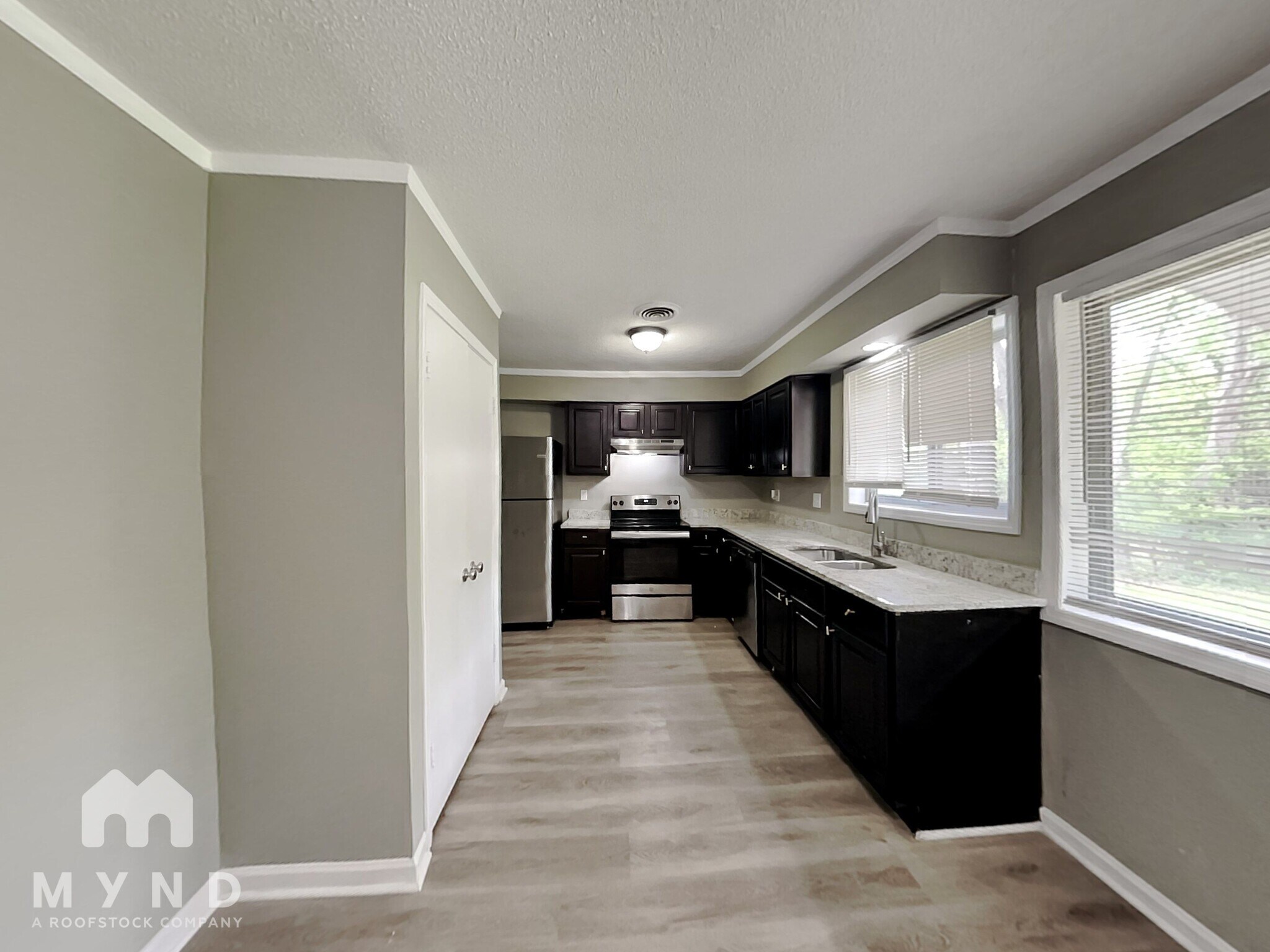Building Photo - 4014 Hitchcock Dr