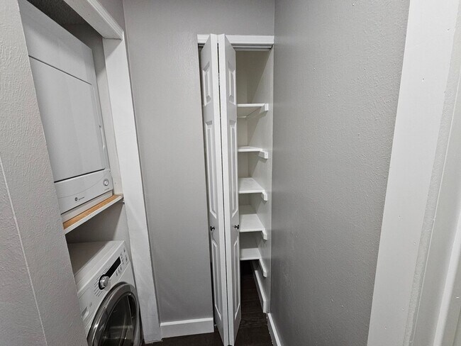 Building Photo - 1 Bedroom Condo in Aurora