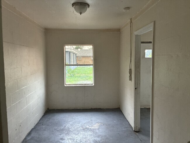 Building Photo - 131 B St