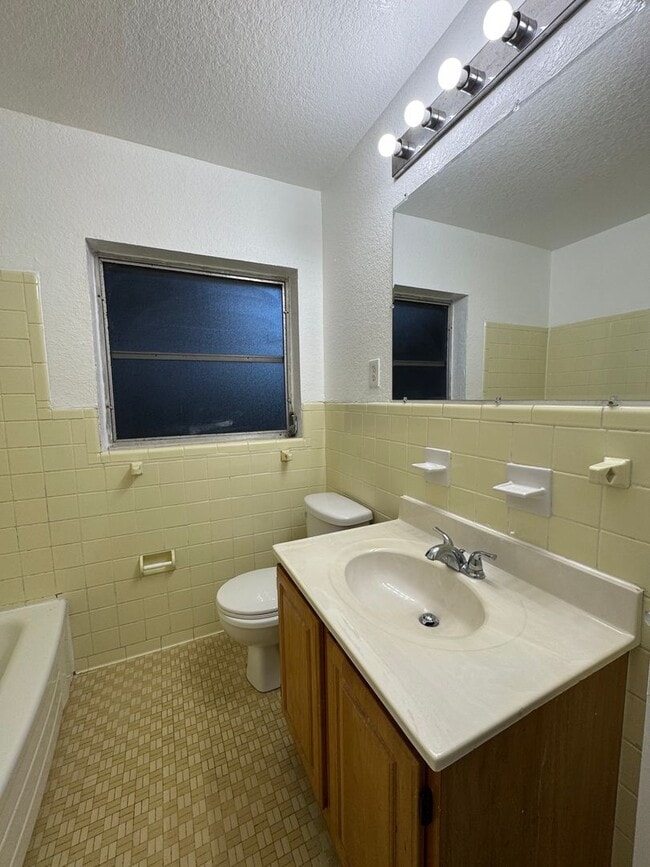 Building Photo - 3111 Eleuthera Ln
