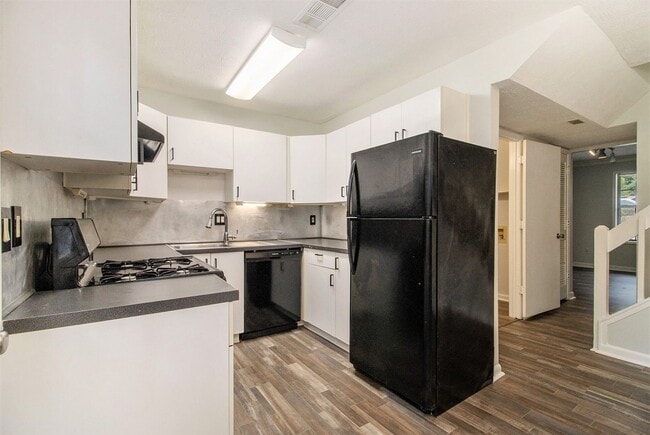 Building Photo - 2BR/1.5BA Close to Downtown Snellville!