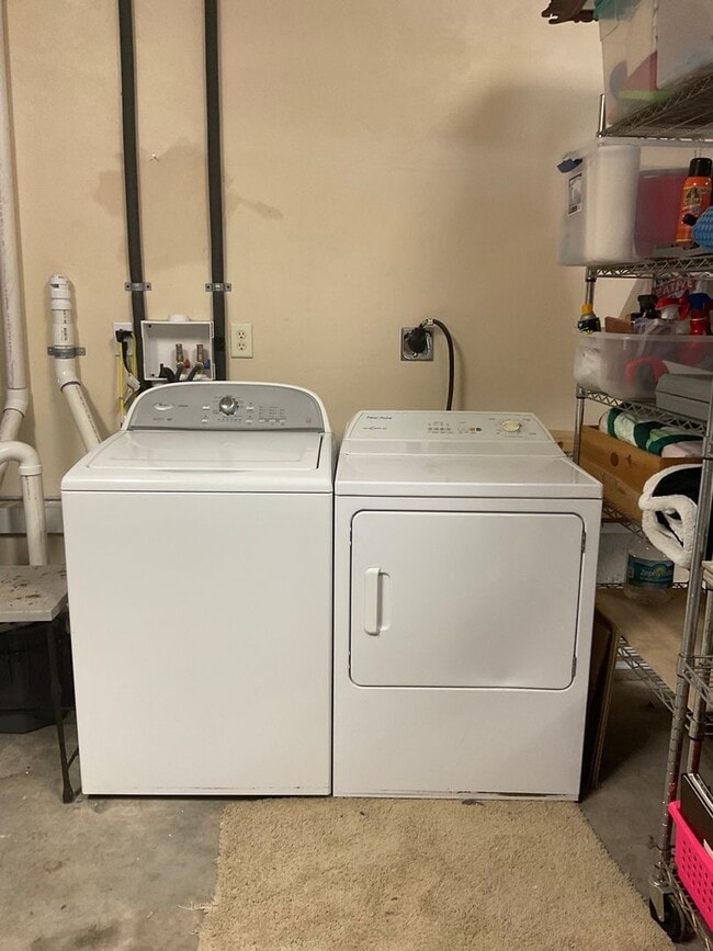 Building Photo - Studio Apartment in the Haile Village Center!