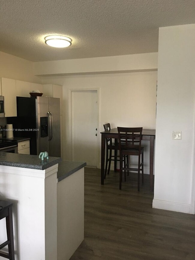 Building Photo - 3870 San Simeon Cir