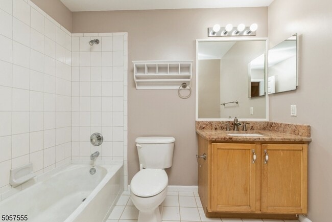 Building Photo - 27 Rolling Views Dr