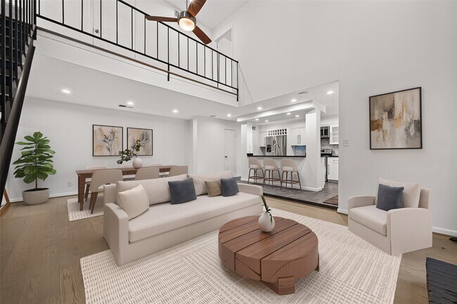 Building Photo - 5524 Beverly Hill St