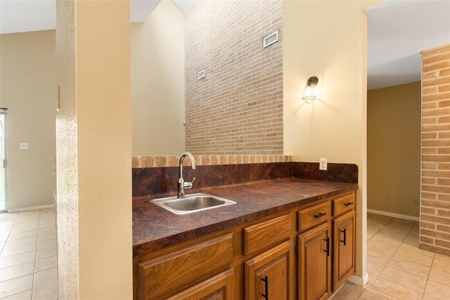 Building Photo - 25710 Pepper Ridge Ln