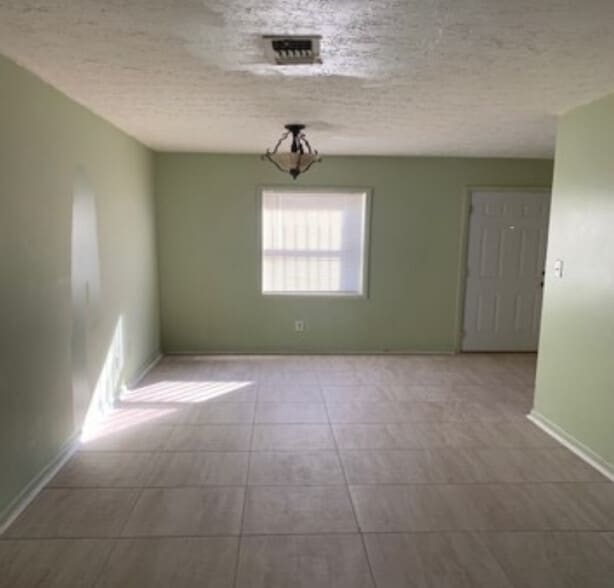 Building Photo - 1703 Ridge St