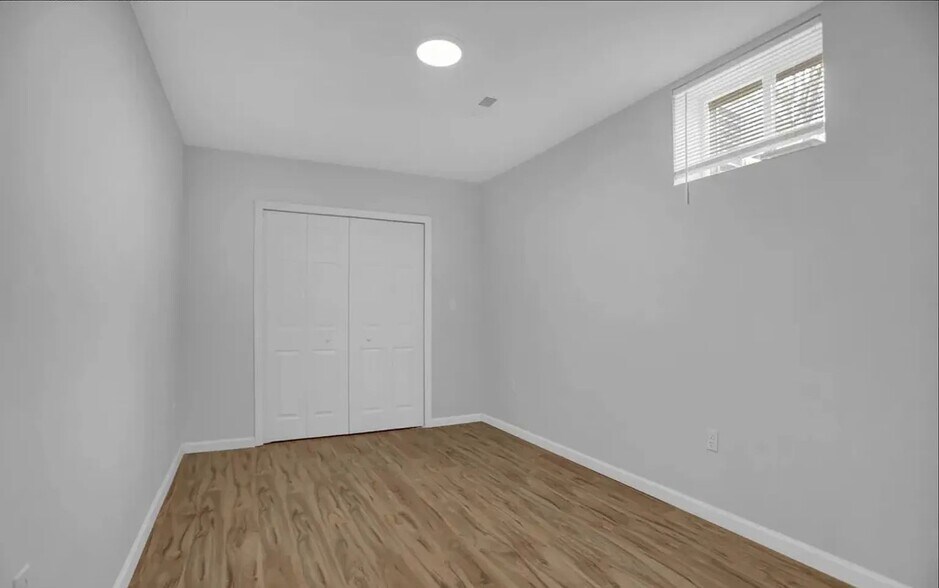 Building Photo - 5922 Benton Heights Ave