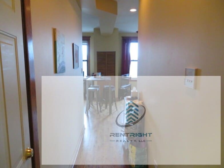 Building Photo - 1357 N Ashland Ave