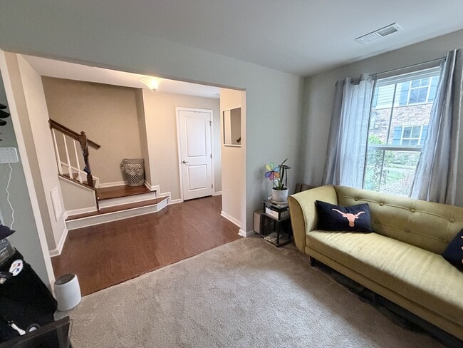 Building Photo - 606 Muddy Creek Rd