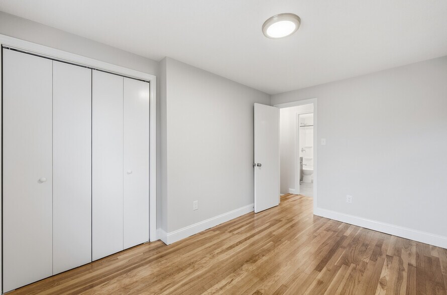 Building Photo - 4 Sandberg Rd