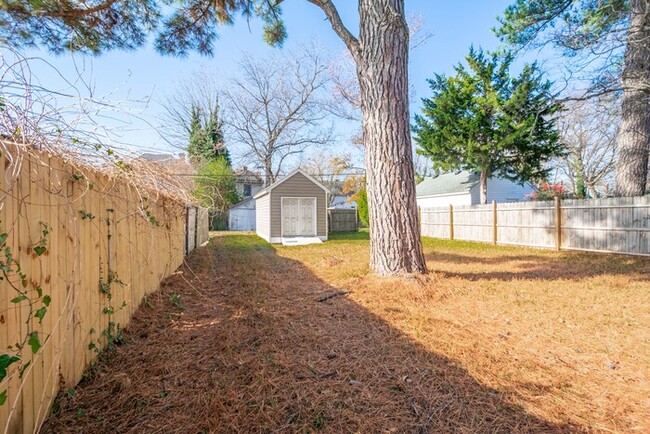 Building Photo - BEAUTIFUL 3 BEDROOM HOME COMPLETELY REMODE...