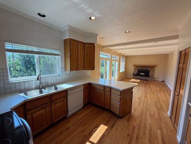 Building Photo - 479 S Palisade Dr