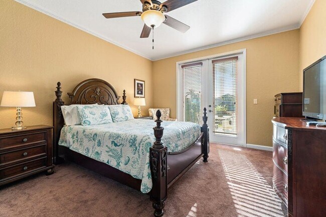 Building Photo - 6024 SE Crooked Oak Ave