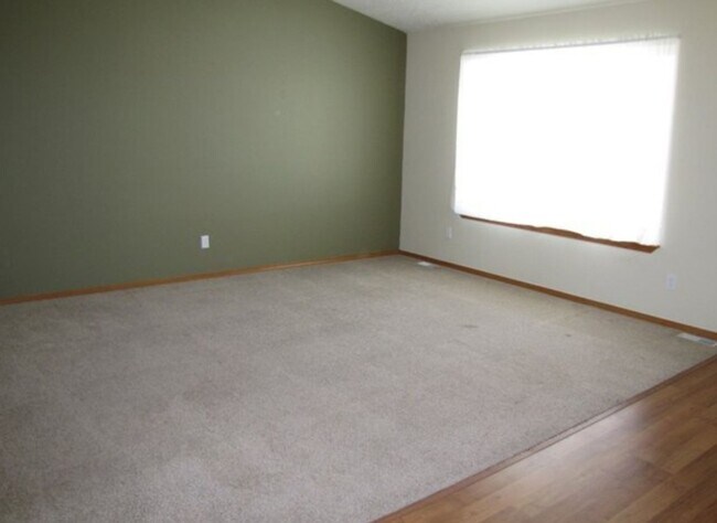 Building Photo - 3201 Thistle Creek Ln
