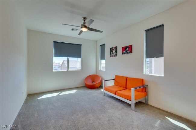Building Photo - 440 Trevinca St