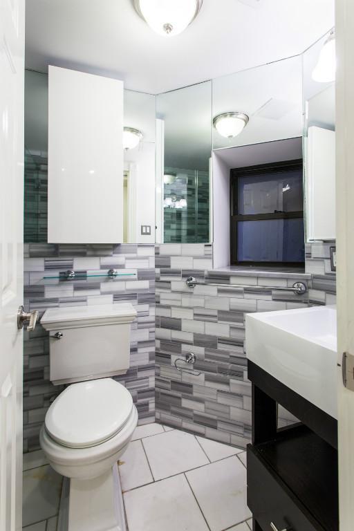 Building Photo - 248 Mott St
