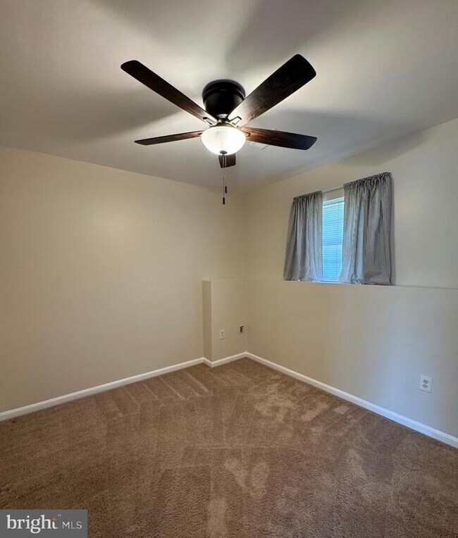 Building Photo - 10314 Butternut Cir