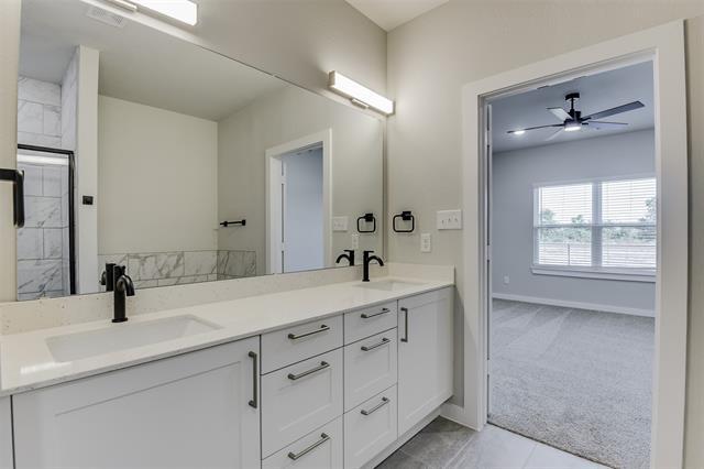 Building Photo - 4046 Clovis St